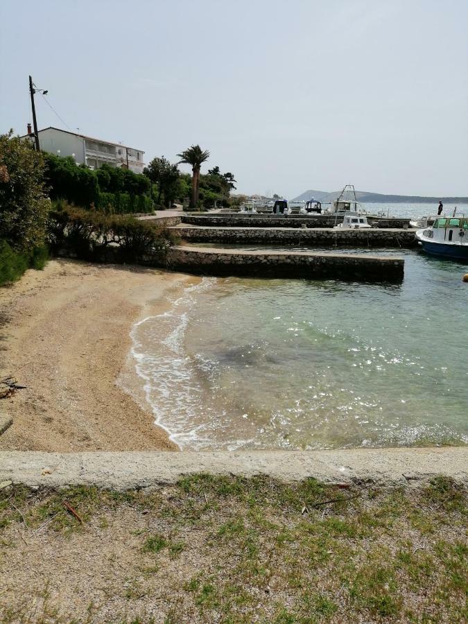 Holiday Home Vjeka ราบ ภายนอก รูปภาพ